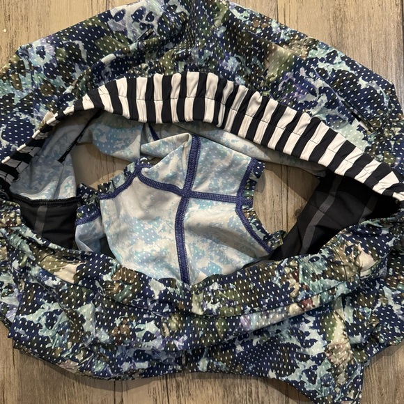 Blue and Black Patterned Floral Lululemon City Skort Shorts Skirt - Picture 4 of 8